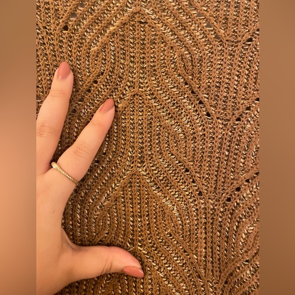 New without tags St. John woven tan wool v neck sweater - Picture 4 of 5